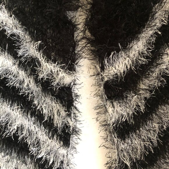 Hand knitted super soft scarf, lightweight scarf - Picture 8 of 8